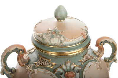 Lot 1443 - ROYAL WORCESTER POT POURRI VASE
