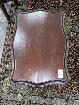 Lot 1444 - *CATALOGUE AMENDMENT, NEAR PAIR OF REGENCY STYLE MAHOGANY SIDE TABLES