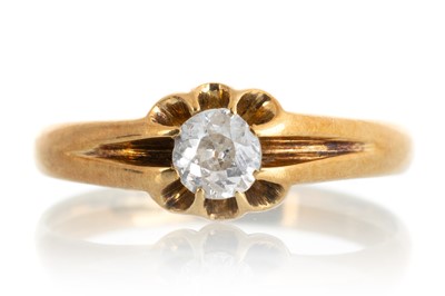 Lot 688 - DIAMOND GYPSY RING