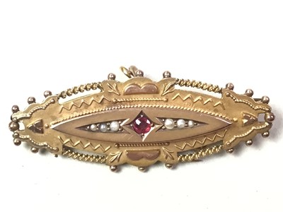 Lot 636 - VICTORIAN NINE CARAT BAR BROOCH