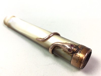 Lot 726 - MOTHER OF PEARL CIGARETTE HOLDER