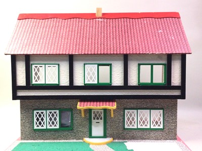 Lot 790 - MOCK TUDOR STYLE DOLL'S HOUSE