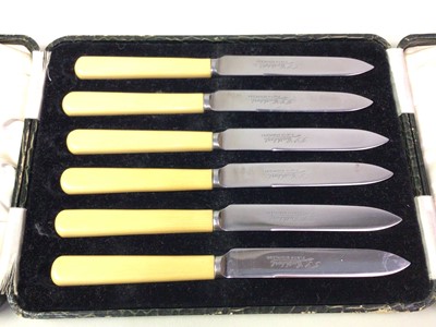 Lot 124 - GROUP OF SILVER PLATED ITEMS