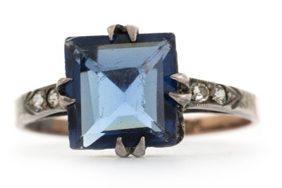 Lot 432 - BLUE PASTE RING