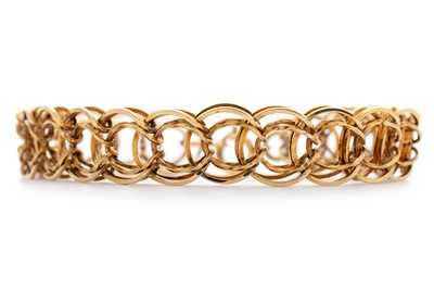 Lot 436 - GOLD BRACELET