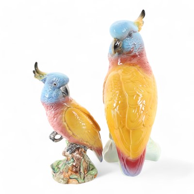 Lot 1501 - BESWICK, TWO GRADUATED COCKATOO FIGURES