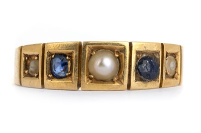 Lot 441 - SAPPHIRE AND PEARL RING