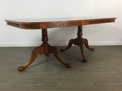 Lot 758 - REPRODUCTION BURR WOOD DINING TABLE AND CHAIRS