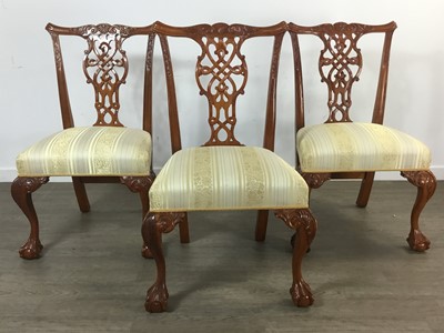 Lot 758 - REPRODUCTION BURR WOOD DINING TABLE AND CHAIRS
