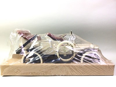 Lot 125 - OLDSMOBILE NOVELTY SPIRIT DECANTER