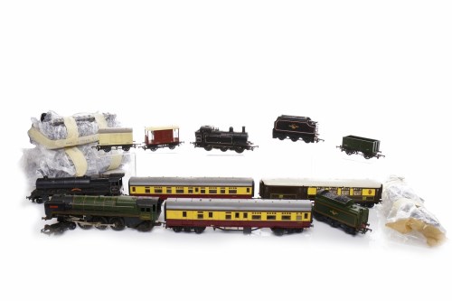 Lot 859 - 1960s TRI-ANG CARRIAGES AND ACCESSORIES...