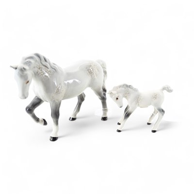 Lot 1532 - BESWICK, HORSE AND FOAL FIGURE