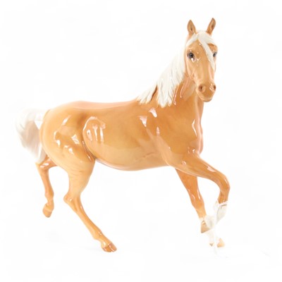 Lot 1555 - BESWICK, HORSE FIGURE