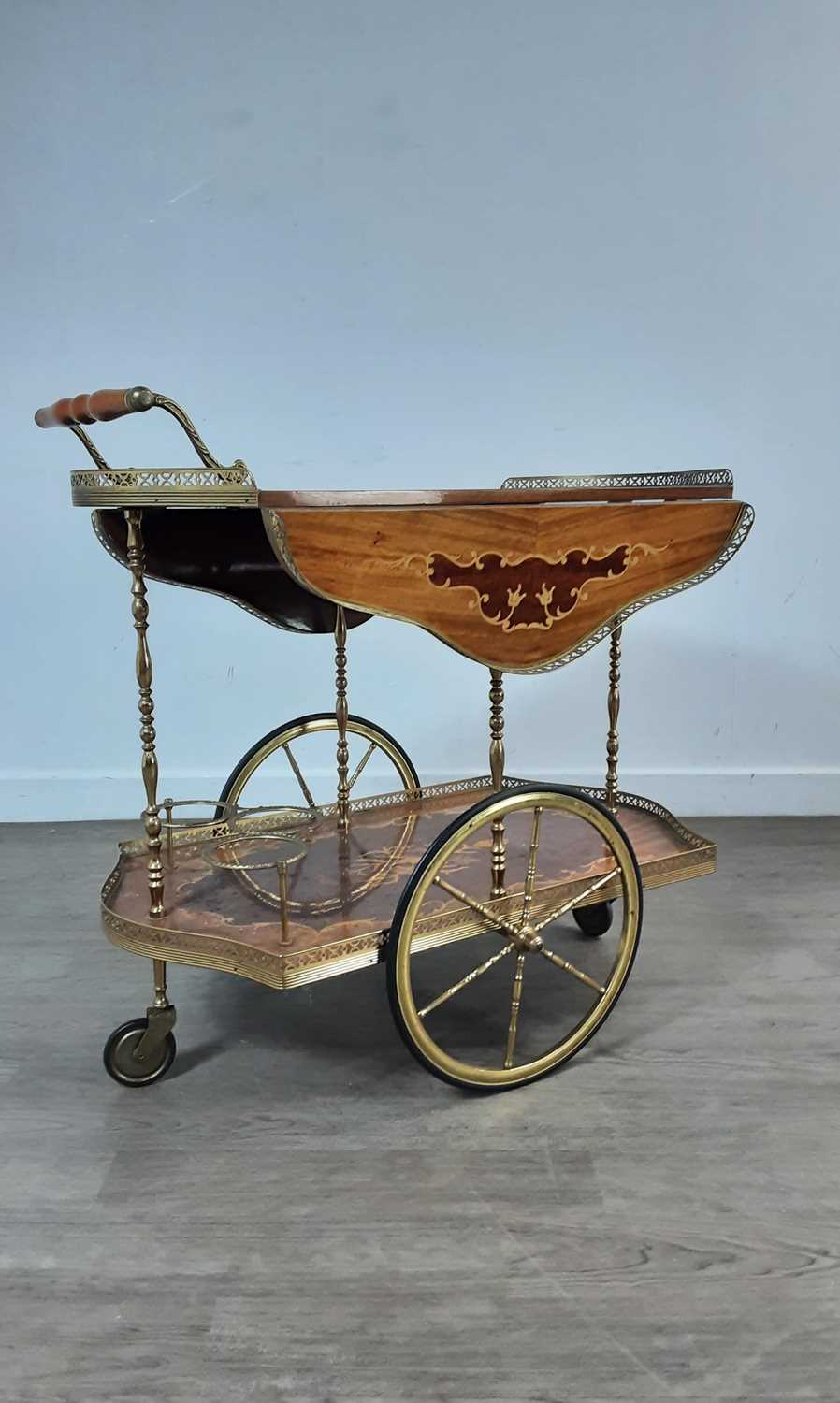 Lot 30 - VINTAGE ITALIAN SORRENTO DRINKS TROLLEY