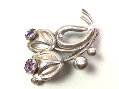 Lot 199 - ART NOUVEAU STYLE DANISH SILVER BROOCH