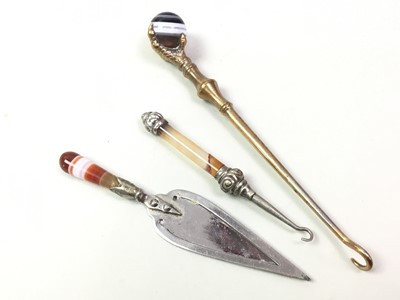 Lot 200 - MASONIC STYLE AGATE HANDLED BOOKMARK