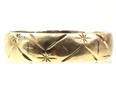 Lot 308 - GOLD WEDDING BAND