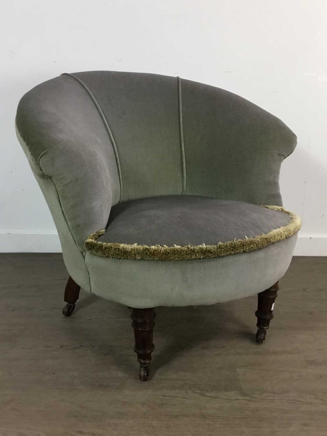 Lot 423 - VICTORIAN TUB CHAIR