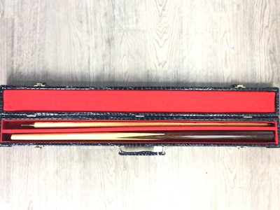 Lot 172 - MATCHROOM LEAGUE SNOOKER CUE