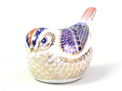 Lot 140 - ROYAL CROWN DERBY GOLDCREST PAPERWEIGHT