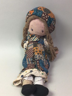 Lot 355 - GROUP OF SOFT TOYS