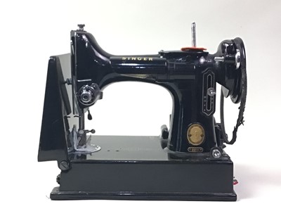 Lot 378 - SINGER SEWING MACHINE