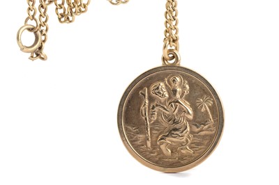 Lot 452 - ST CHRISTOPHER MEDALLION ON CHAIN