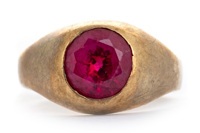 Lot 482 - SYNTHETIC RUBY RING