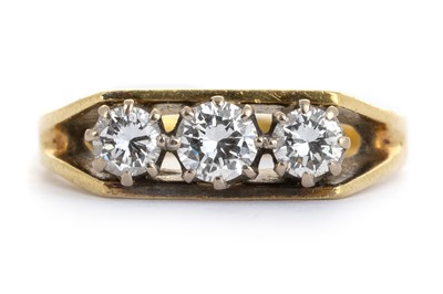 Lot 508 - DIAMOND THREE STONE RING