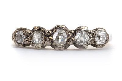 Lot 524 - DIAMOND FIVE STONE RING