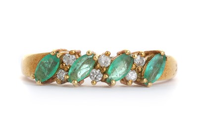 Lot 530 - EMERALD AND DIAMOND RING