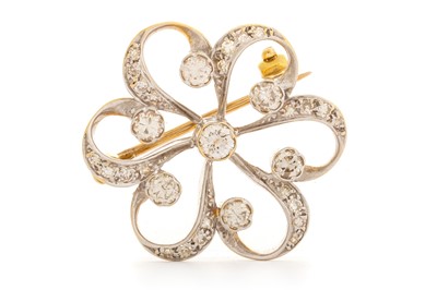 Lot 462 - DIAMOND FLOWER BROOCH