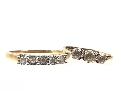 Lot 494 - DIAMOND FIVE STONE RING