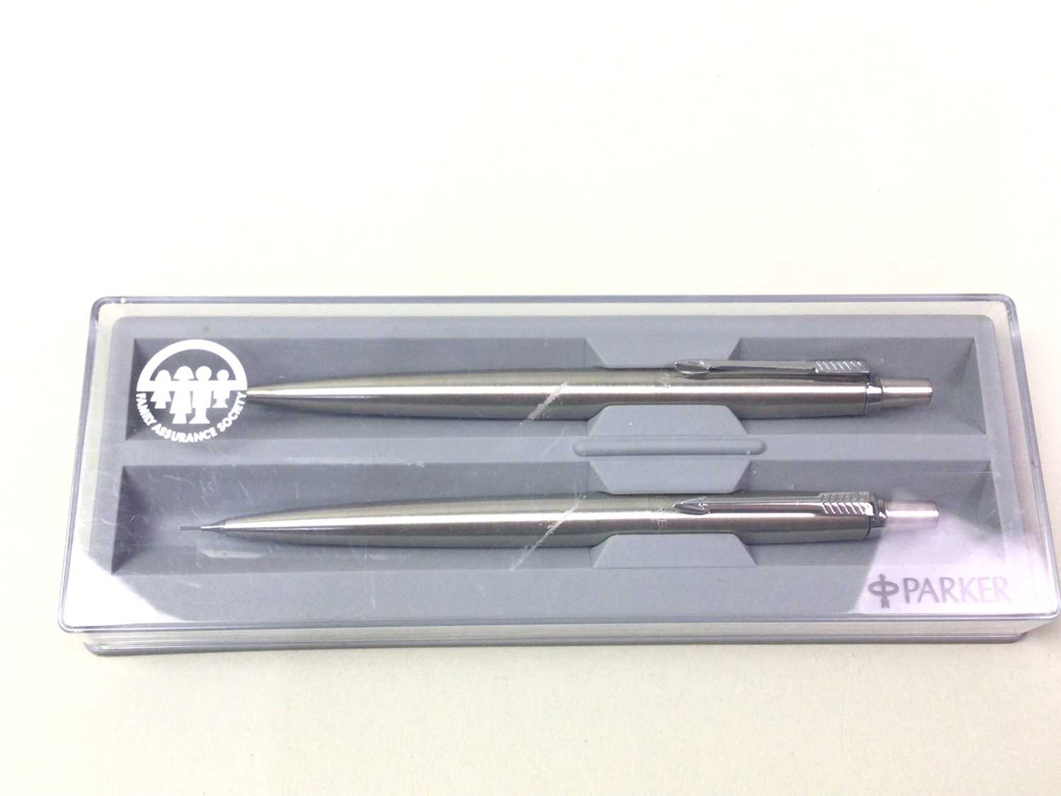 Lot 599 - GROUP OF PARKER PENS