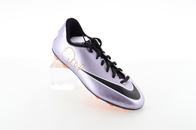 Lot 1812 - PHILIPPE COUTINHO, SIGNED FOOTBALL BOOT