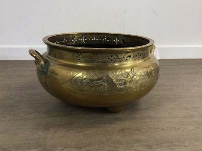 Lot 565 - LARGE BASS CENSER