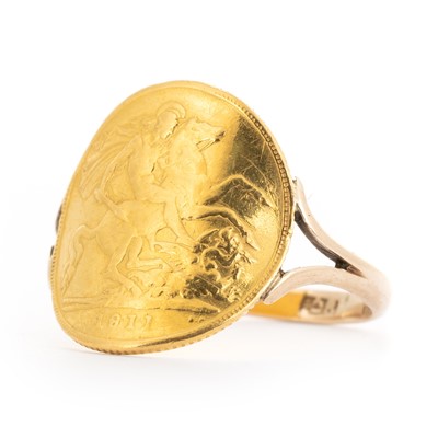 Lot 106 - GEORGE V GOLD MOUNTED HALF SOVEREIGN RING