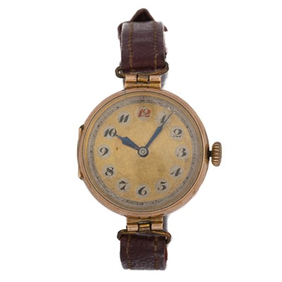 Lot 803 - NINE CARAT GOLD MANUAL WIND WRIST WATCH