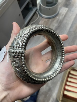 Lot 669 - CHINESE FAMILLE ROSE WINE EWER