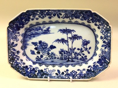 Lot 643 - CHINESE BLUE AND WHITE MEAT DISH