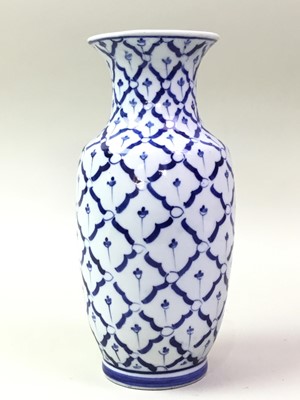 Lot 695 - CHINESE BLUE AND WHITE VASE
