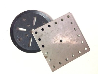 Lot 682 - GROUP OF MECCANO PARTS