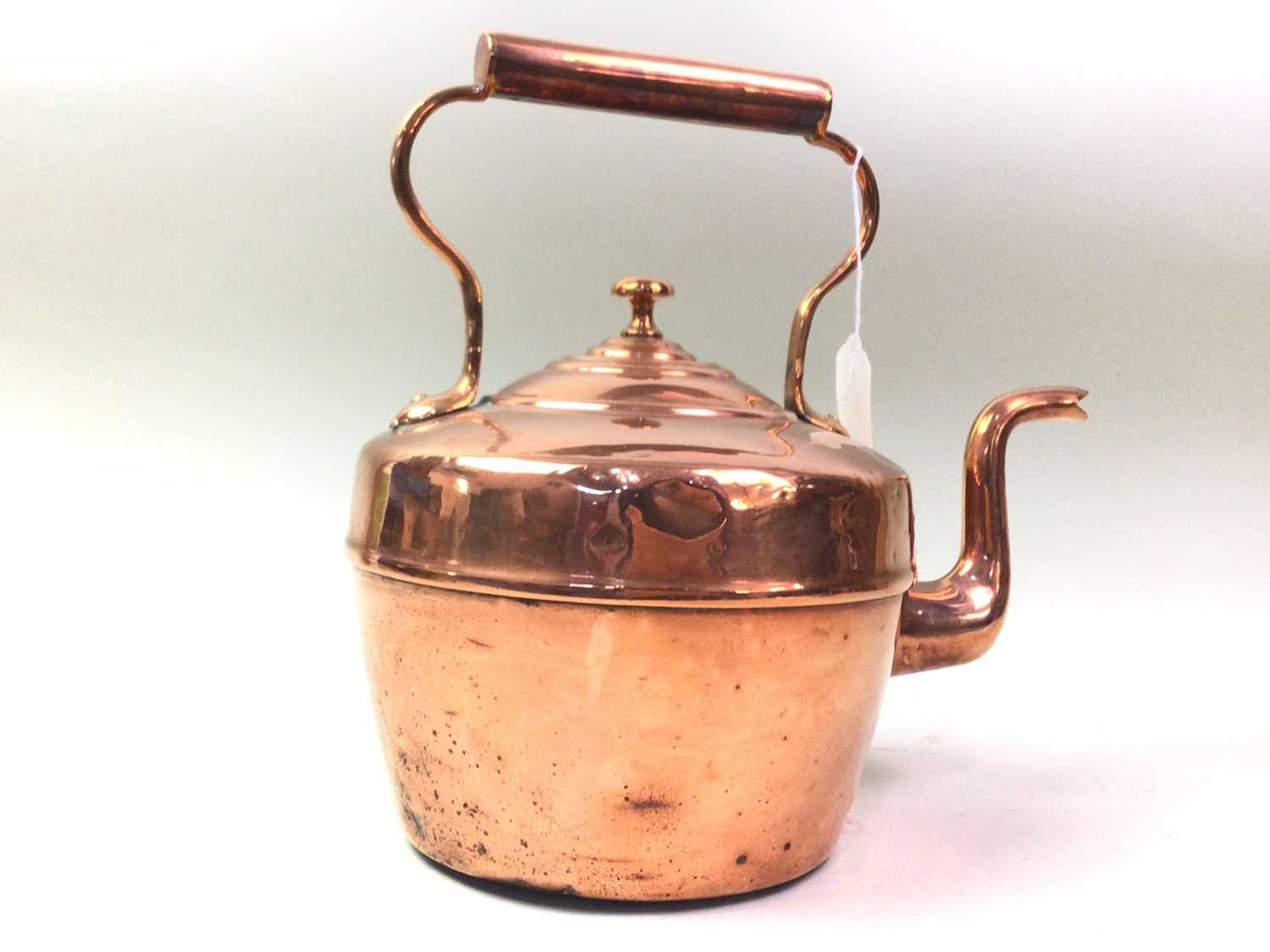 Lot 162 - VICTORIAN COPPER KETTLE