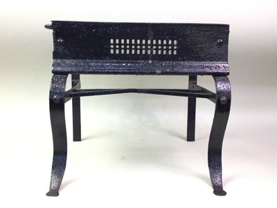 Lot 162 - VICTORIAN COPPER KETTLE