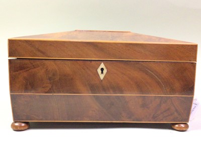 Lot 720 - GEORGIAN MAHOGANY TEA CADDY