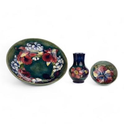 Lot 1657 - MOORCROFT, ORCHID PATTERN BOWL