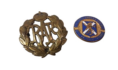 Lot 18 - MILITARY CAP BADGES