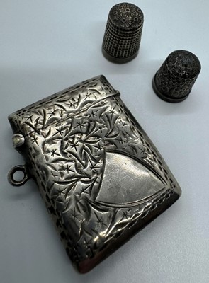 Lot 115 - EDWARDIAN SILVER VESTA CASE
