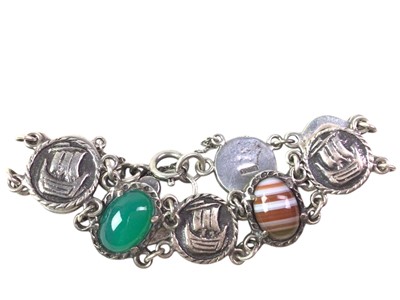 Lot 106 - SCOTTISH SILVER AND AGATE BRACELET