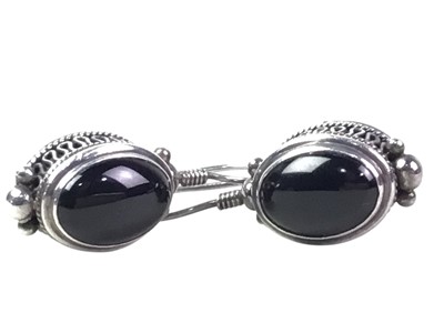 Lot 108 - PAIR OF ONYX EARRINGS